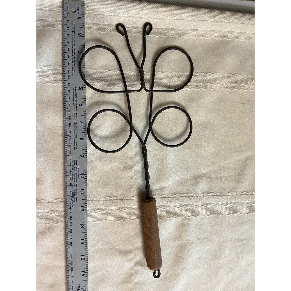 Vintage wire rug beater tool wood & metal antique